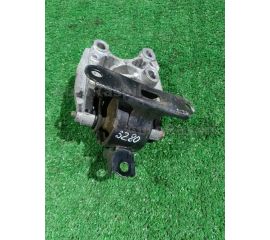 Подушка двигателя