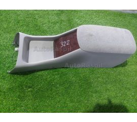 Бардачок между сиденьями