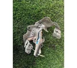 Кронштейн капота