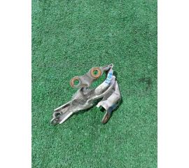 Кронштейн капота