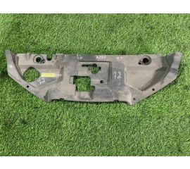 Пластик моторного отсека