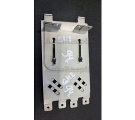 Крепление автомагнитолы