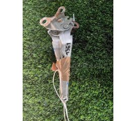 Кронштейн капота