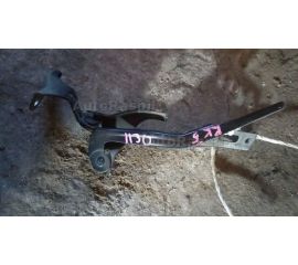 Кронштейн капота