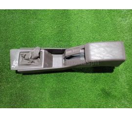 Бардачок между сиденьями