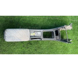 Бардачок между сиденьями