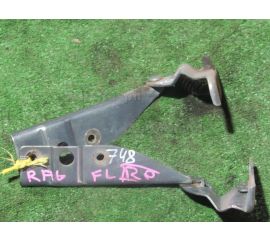 Кронштейн капота