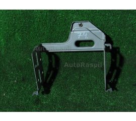 Крепление автомагнитолы