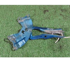 Кронштейн капота