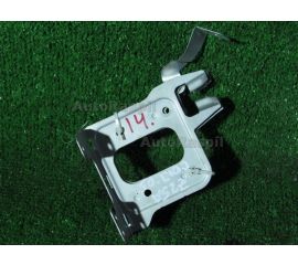 Крепление автомагнитолы