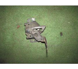 Замок капота