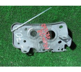 Крепление автомагнитолы