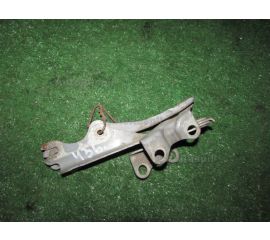 Кронштейн капота