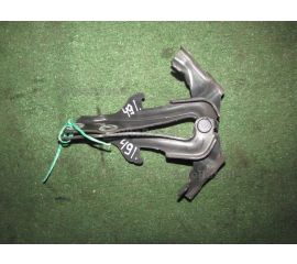 Кронштейн капота