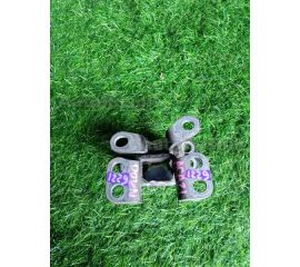 Кронштейн капота