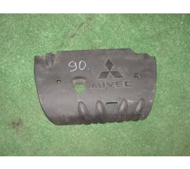 Пластиковая крышка на двс