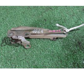 Кронштейн капота