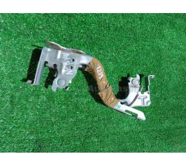 Кронштейн капота