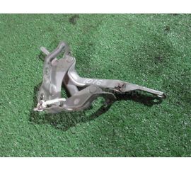 Кронштейн капота