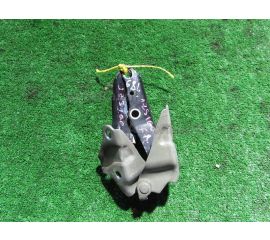 Кронштейн капота