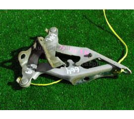 Кронштейн капота