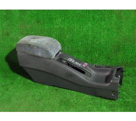 Бардачок между сиденьями