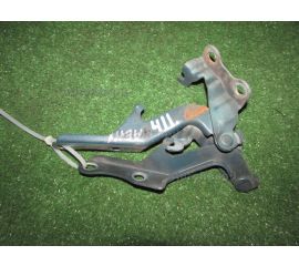 Кронштейн капота