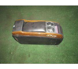 Бардачок между сиденьями