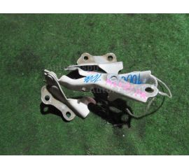 Кронштейн капота