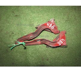 Кронштейн капота