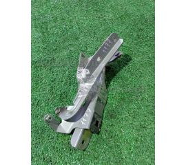 Кронштейн капота