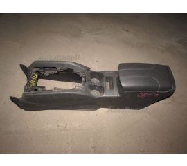 Бардачок между сиденьями