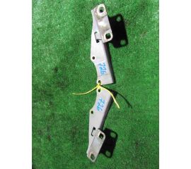 Кронштейн капота