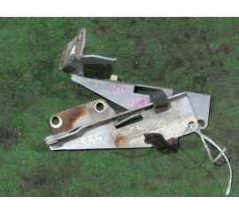 Кронштейн капота