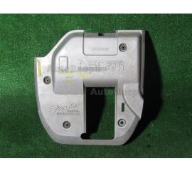 Пластиковая крышка на двс