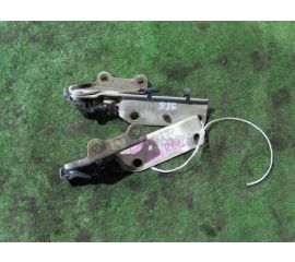 Кронштейн капота