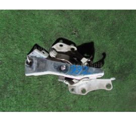 Кронштейн капота