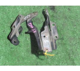 Кронштейн капота