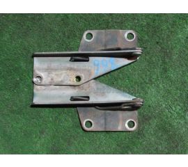 Кронштейн капота