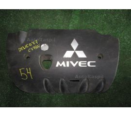 Пластиковая крышка на двс