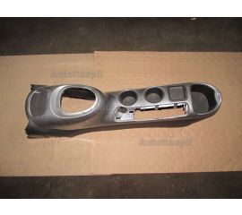 Бардачок между сиденьями