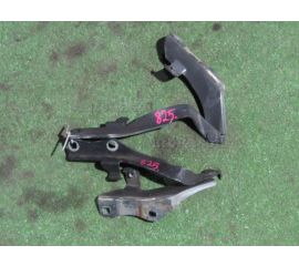 Кронштейн капота