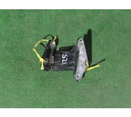 Петли на дверь