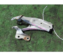 Кронштейн капота