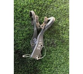 Кронштейн капота