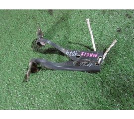 Кронштейн капота