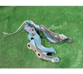 Кронштейн капота