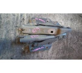 Кронштейн капота