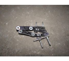 Кронштейн капота