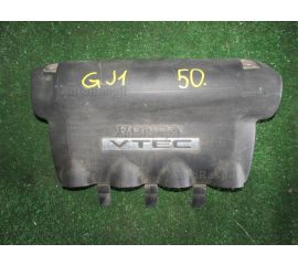 Пластиковая крышка на двс